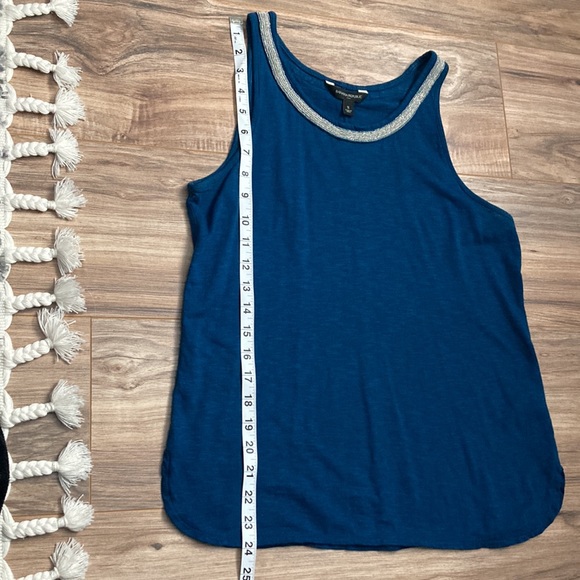 🛍️DONATED | Banana Republic | Blue Scoop Tank Beaded Neckline Small - Picture 6 of 10